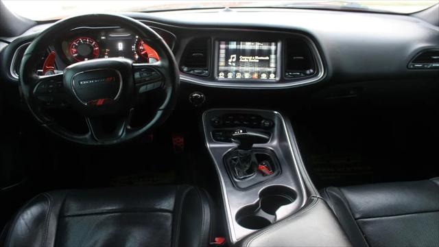 2017 Dodge Challenger SXT Plus