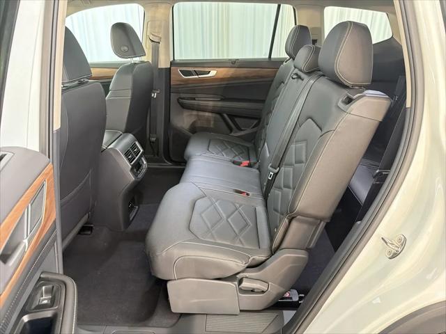 2026 Volkswagen Atlas SE with Technology