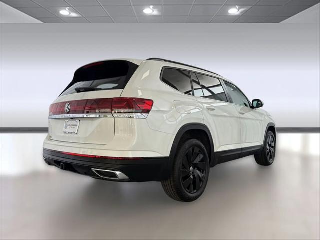 2026 Volkswagen Atlas SE with Technology