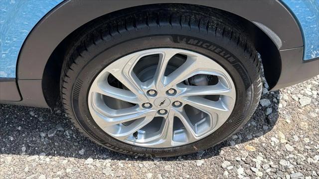 2027 Chevrolet Bolt LT FWD