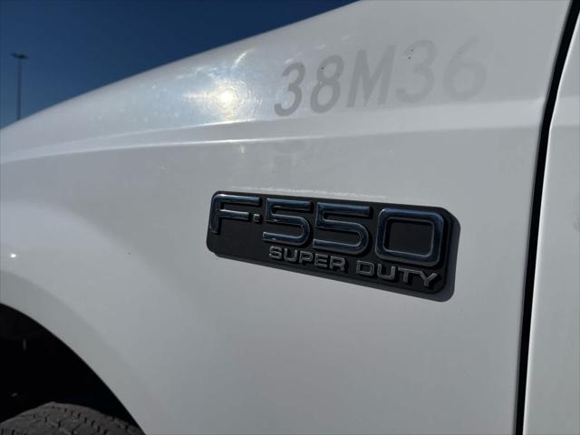 2004 Ford F-550 XL
