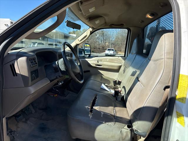 2004 Ford F-550 XL