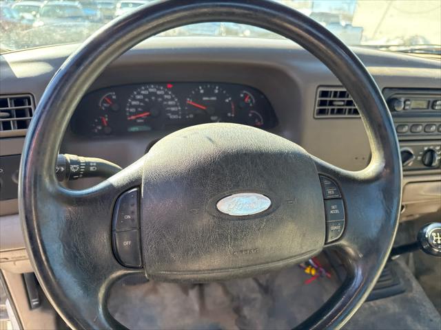 2004 Ford F-550 XL