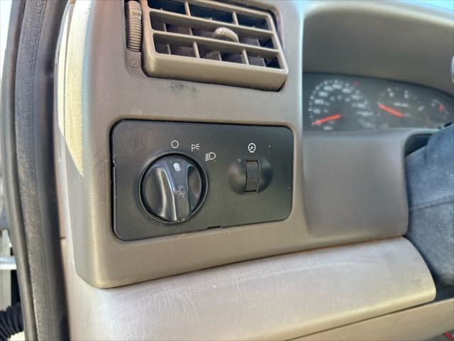 2004 Ford F-550 XL
