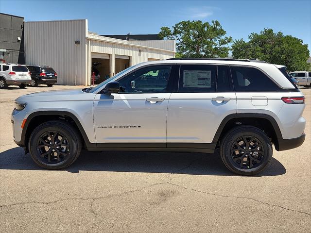 2026 Jeep Grand Cherokee GRAND CHEROKEE LAREDO ALTITUDE 4X4