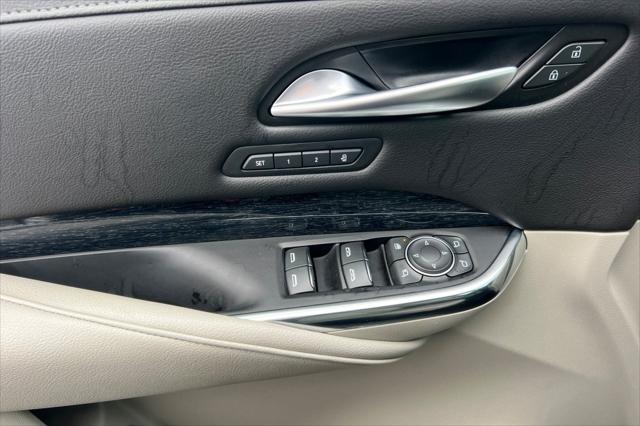 2023 Cadillac XT4 AWD Premium Luxury