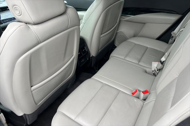 2023 Cadillac XT4 AWD Premium Luxury