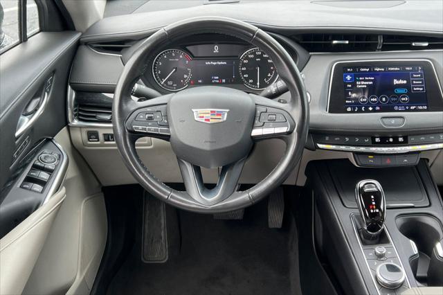 2023 Cadillac XT4 AWD Premium Luxury