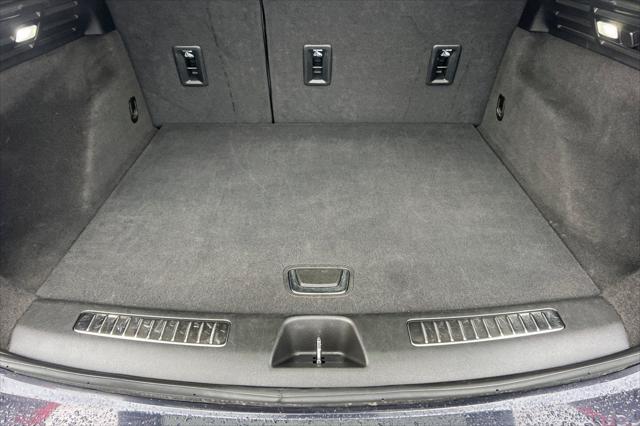 2023 Cadillac XT4 AWD Premium Luxury
