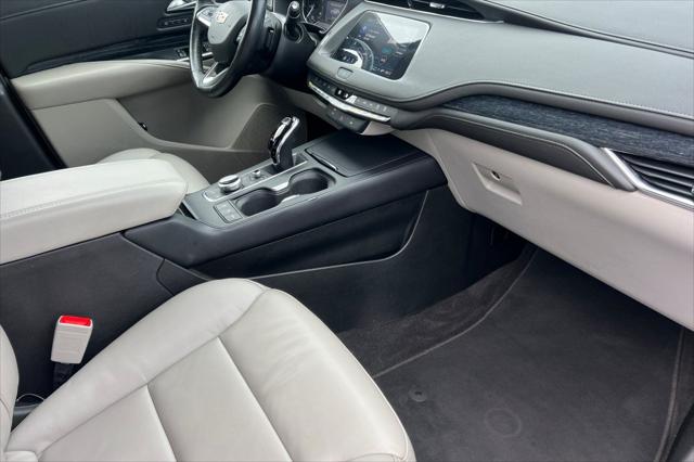 2023 Cadillac XT4 AWD Premium Luxury