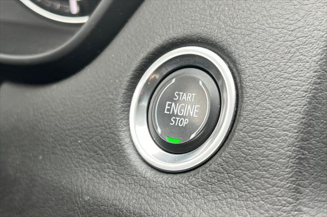 2023 Cadillac XT4 AWD Premium Luxury