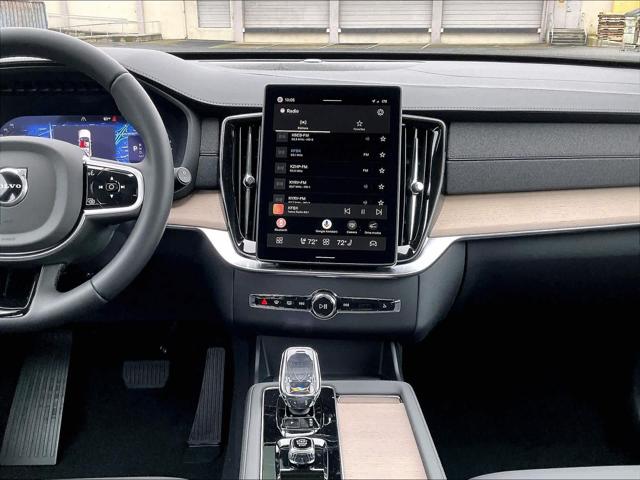 2026 Volvo XC90 Plus, B6 AWD Gas (mild hybrid), Gasoline, Bright, 7 Seats