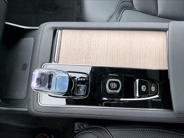 2026 Volvo XC90 Plus, B6 AWD Gas (mild hybrid), Gasoline, Bright, 7 Seats