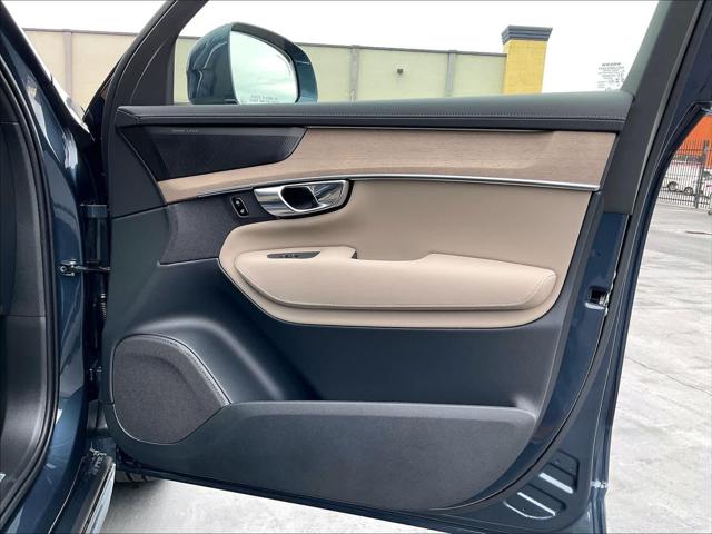 2026 Volvo XC90 Plus, B6 AWD Gas (mild hybrid), Gasoline, Bright, 7 Seats