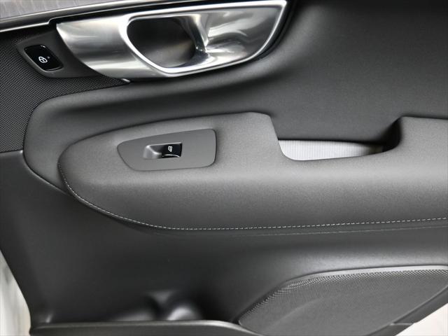 2026 Volvo XC90 Ultra, B6 AWD Gas (mild hybrid), Gasoline, Bright, 7 Seats