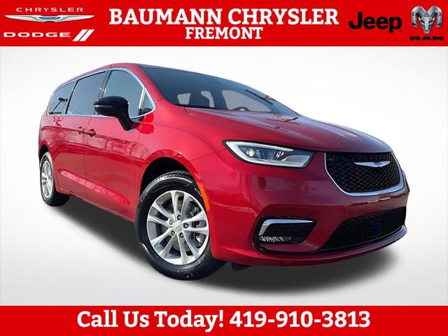 2026 Chrysler Pacifica Select AWD
