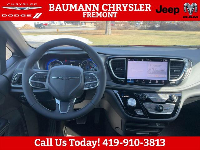 2026 Chrysler Pacifica Select AWD