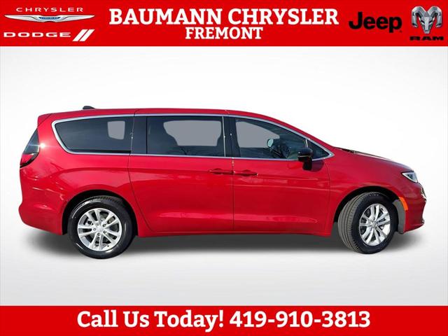 2026 Chrysler Pacifica Select AWD