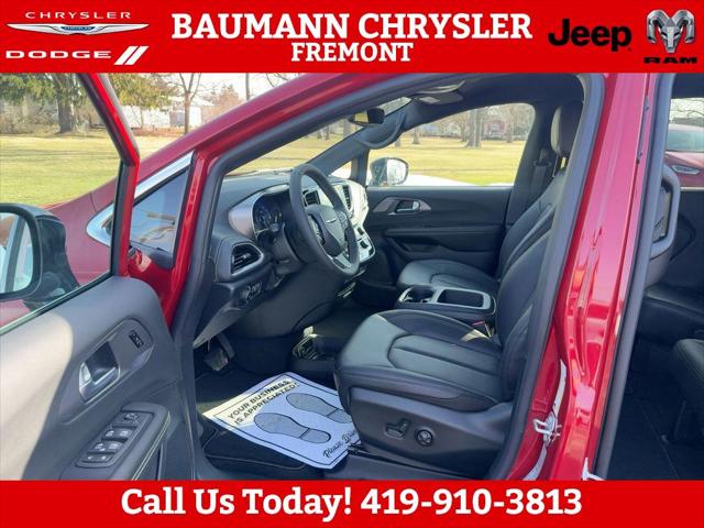 2026 Chrysler Pacifica Select AWD