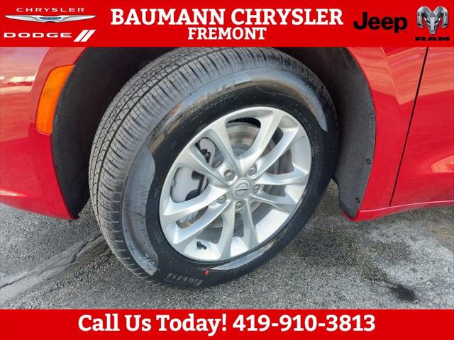 2026 Chrysler Pacifica Select AWD