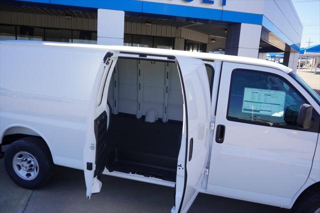 2026 Chevrolet Express Cargo Van 2500 Extended Wheelbase, WT, RWD