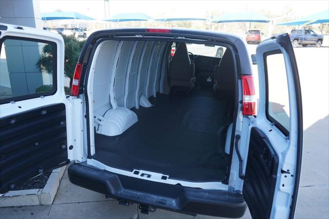 2026 Chevrolet Express Cargo Van 2500 Extended Wheelbase, WT, RWD