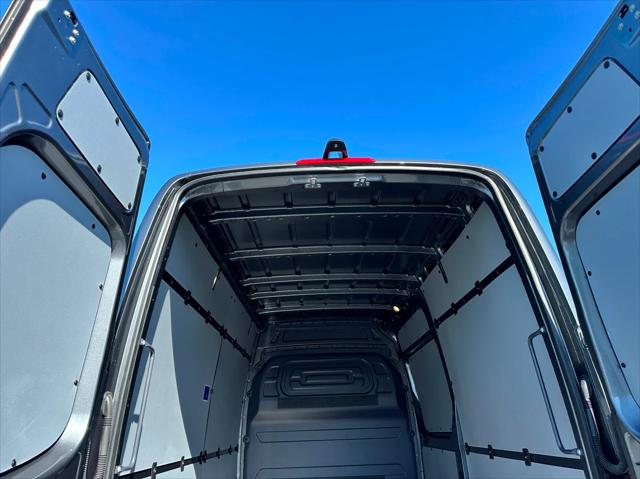 2025 Mercedes-Benz Sprinter 2500 Standard Roof 4-Cyl Diesel HO
