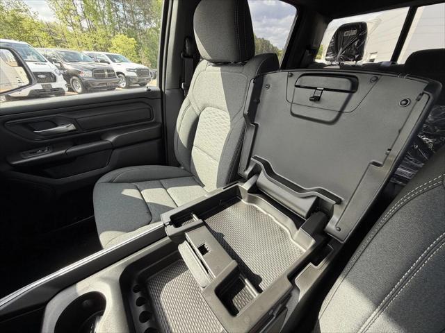 2026 Ram 1500 Express Crew Cab 4x4 5'7" Box