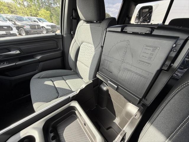 2026 Ram 1500 Express Crew Cab 4x4 5'7" Box