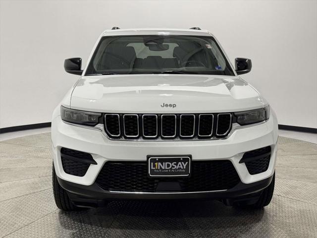 2023 Jeep Grand Cherokee Laredo 4x4