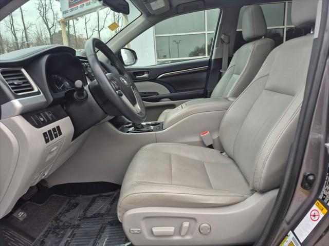 2016 Toyota Highlander Limited V6