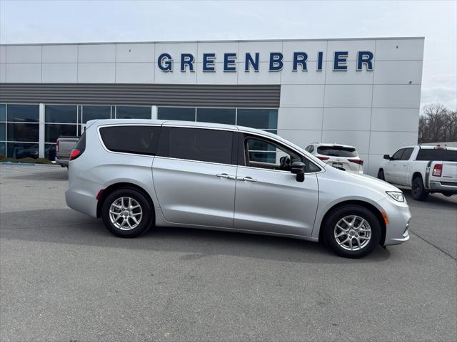 2024 Chrysler Pacifica Touring L 2024 Chrysler Pacifica Touring L