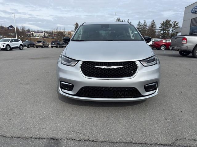 2024 Chrysler Pacifica Touring L 2024 Chrysler Pacifica Touring L