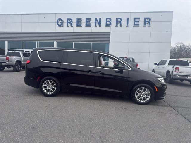 2024 Chrysler Pacifica Touring L 2024 Chrysler Pacifica Touring L