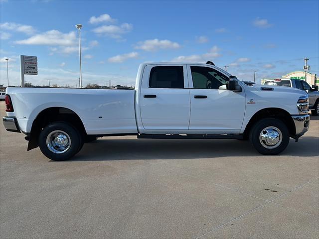 2026 RAM Ram 3500 RAM 3500 TRADESMAN CREW CAB 4X4 8 BOX
