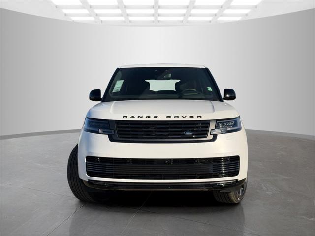 2026 Land Rover Range Rover P615 SV