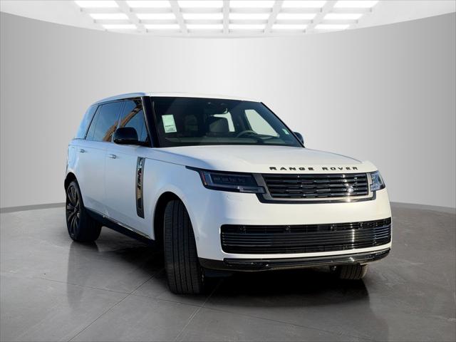 2026 Land Rover Range Rover P615 SV