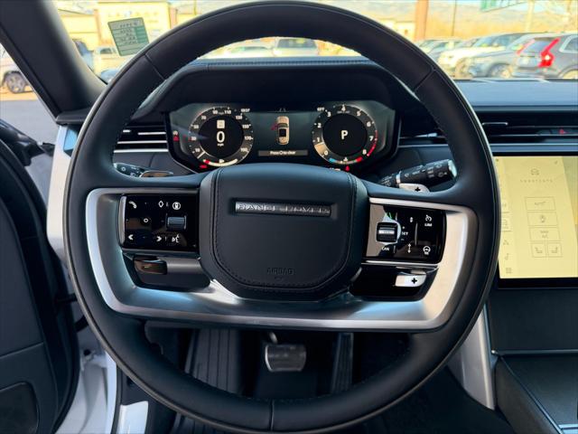 2026 Land Rover Range Rover P615 SV