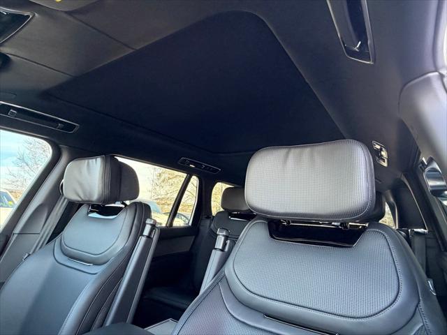 2026 Land Rover Range Rover P615 SV