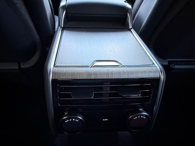 2026 Land Rover Range Rover P615 SV