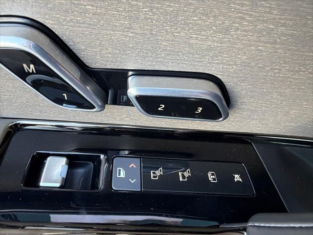 2026 Land Rover Range Rover P615 SV