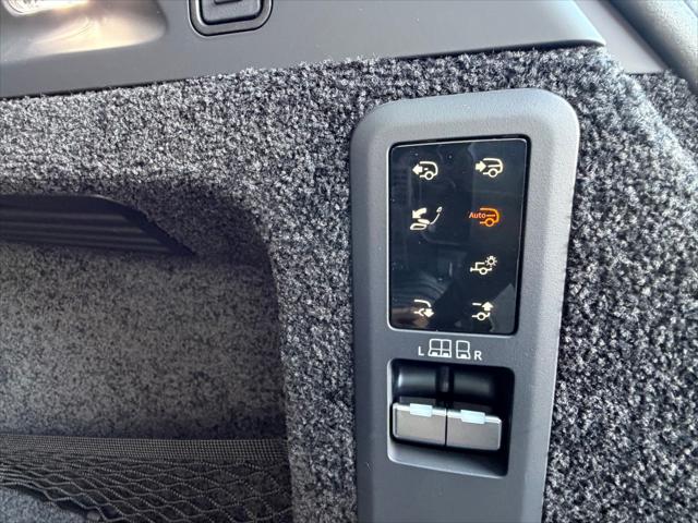 2026 Land Rover Range Rover P615 SV