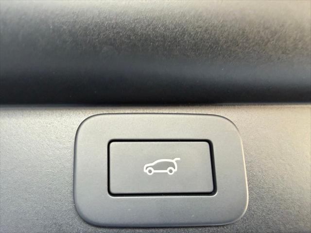 2026 Land Rover Range Rover P615 SV