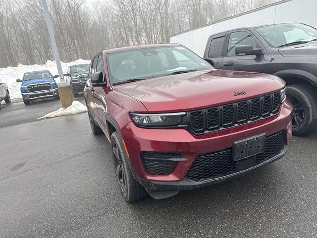 2023 Jeep Grand Cherokee Altitude 4x4 2023 Jeep Grand Cherokee Altitude 4x4