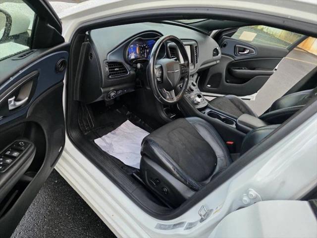 2015 Chrysler 200 S