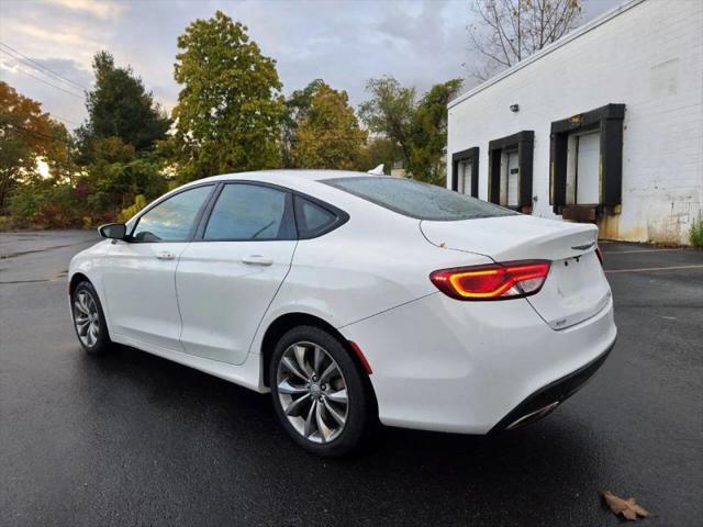 2015 Chrysler 200 S