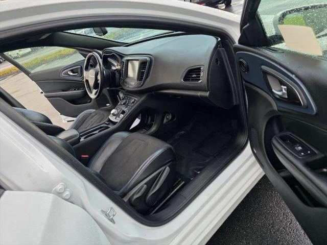 2015 Chrysler 200 S