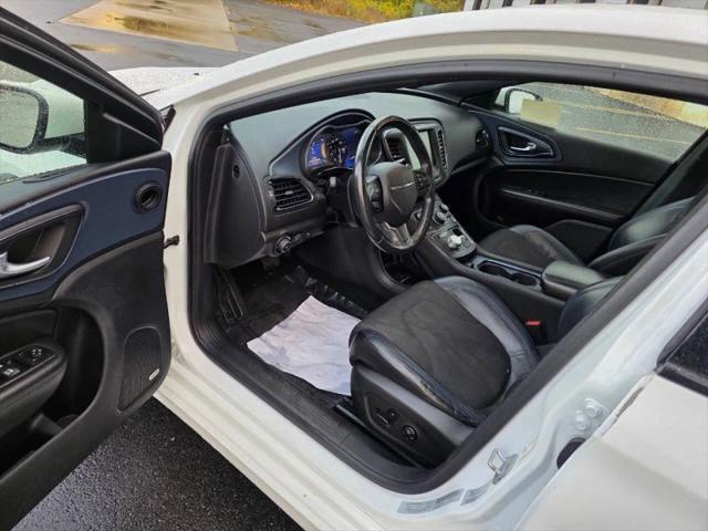 2015 Chrysler 200 S