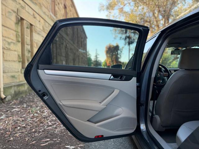 2013 Volkswagen Passat 2.5L SE