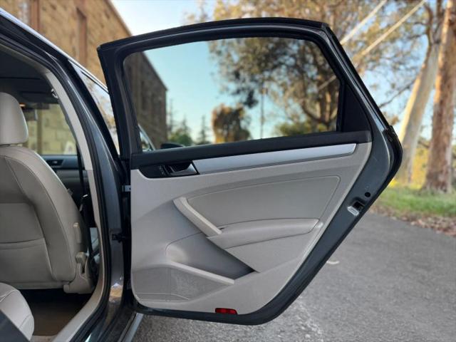 2013 Volkswagen Passat 2.5L SE